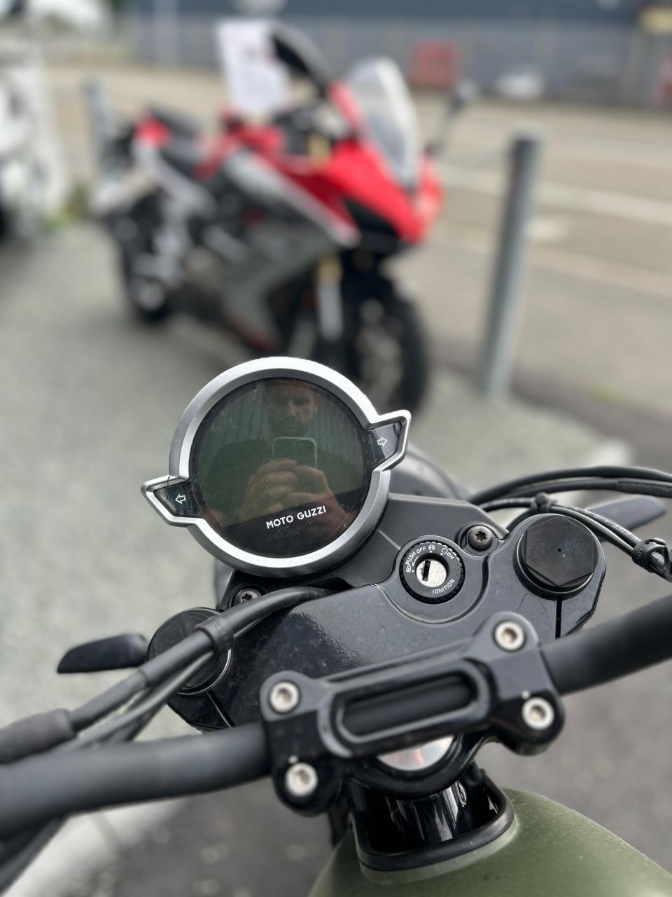 MOTO GUZZI V7 STONE 4