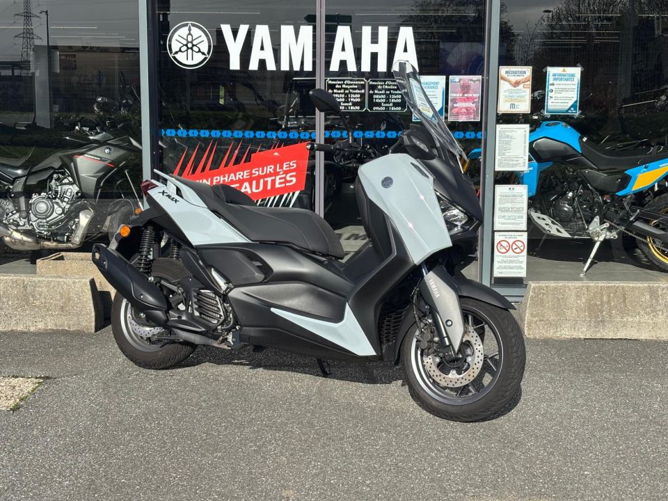 YAMAHA XMAX 125 TECHMAX + 4