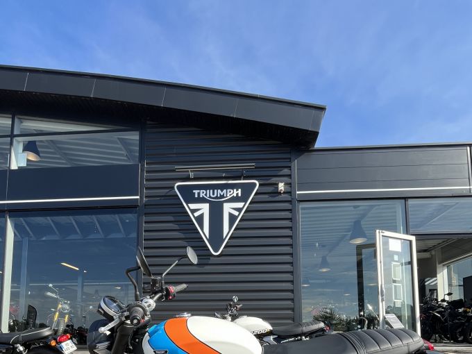 TRIUMPH SPEED TWIN 900 4