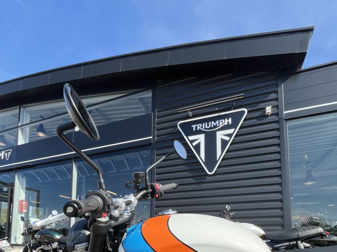 TRIUMPH SPEED TWIN 900 4