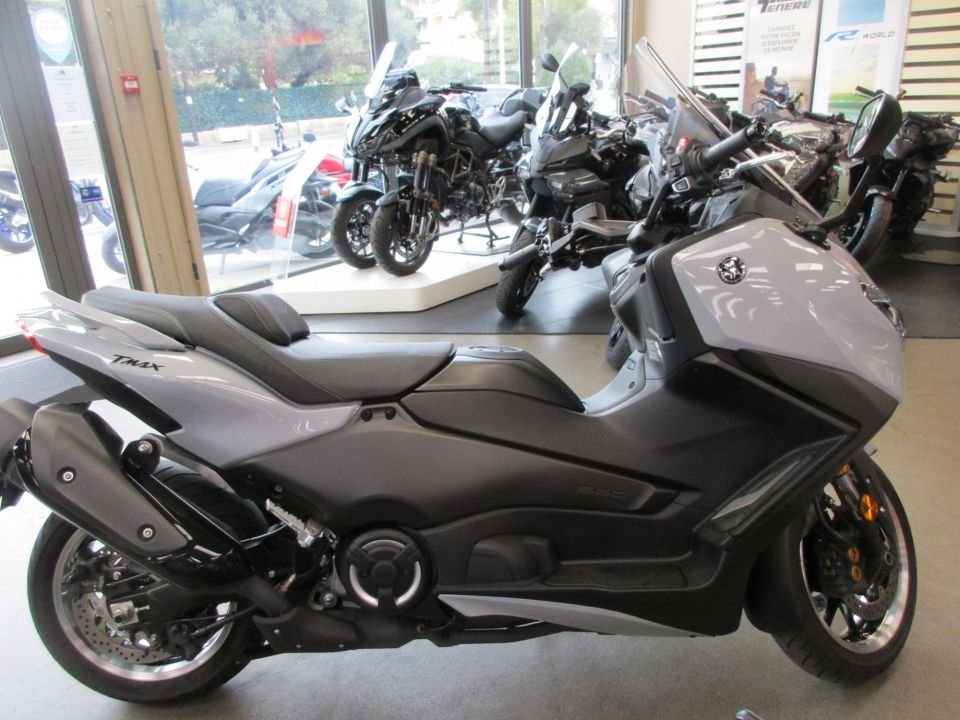 YAMAHA XP T-MAX 560 TECH MAX 4