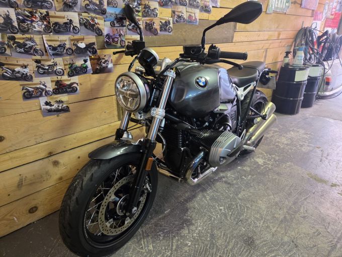 BMW R NineT PURE 4
