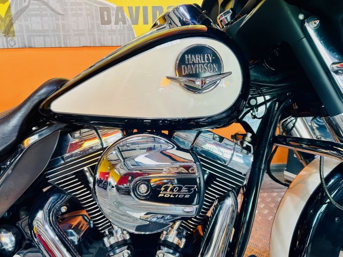 HARLEY-DAVIDSON TOURING ELECTRA GLIDE 1690 POLICE 4
