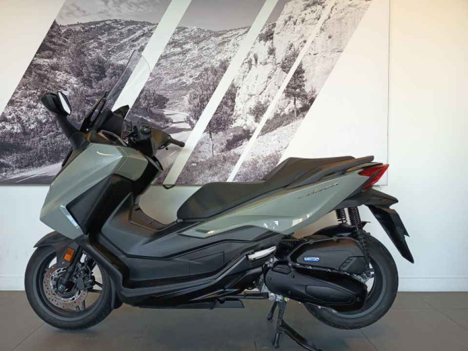 HONDA FORZA 125 4