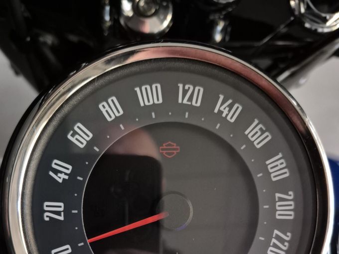 HARLEY-DAVIDSON SOFTAIL HERITAGE 1868 CLASSIC 4