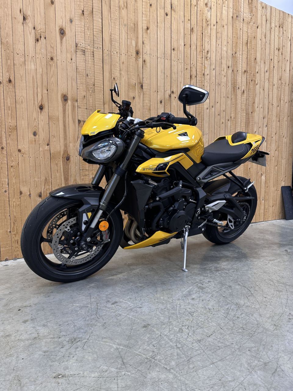 TRIUMPH STREET TRIPLE 765 RS 4