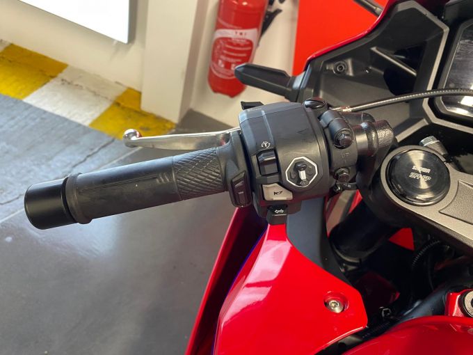 HONDA CBR 500 R 4