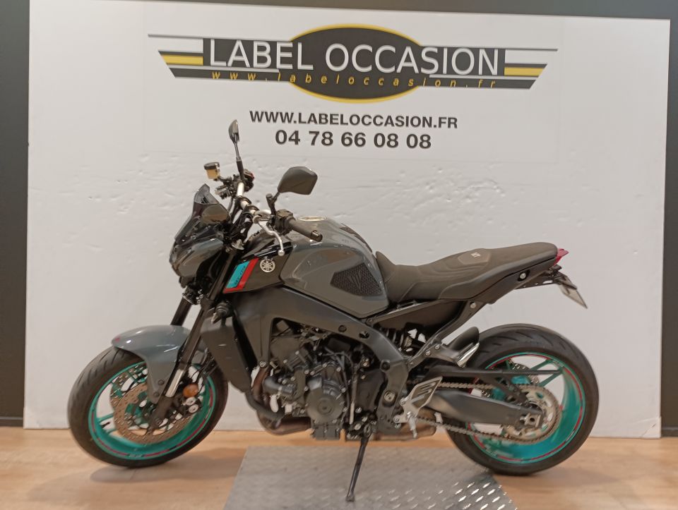 YAMAHA MT 09 4
