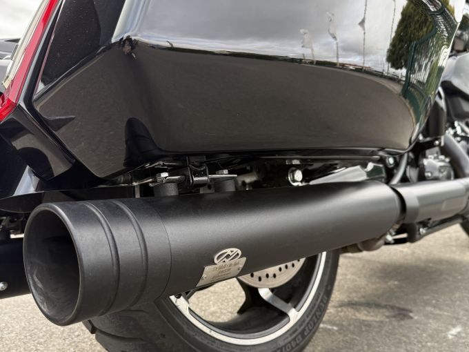 HARLEY-DAVIDSON TOURING STREET GLIDE 1923 4