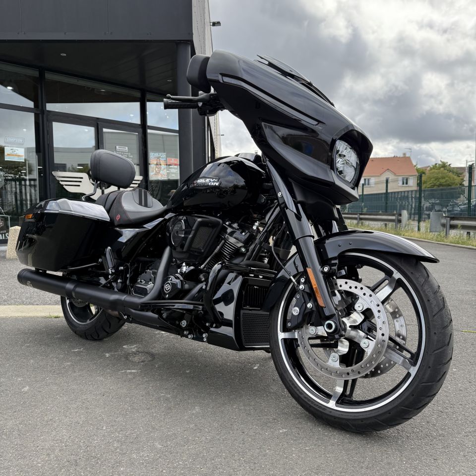 HARLEY-DAVIDSON TOURING STREET GLIDE 1923 4