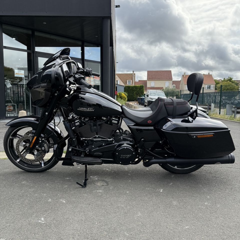 HARLEY-DAVIDSON TOURING STREET GLIDE 1923 4