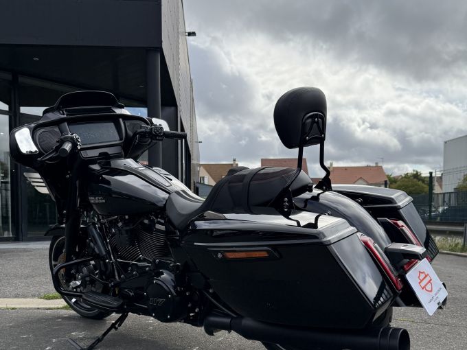 HARLEY-DAVIDSON TOURING STREET GLIDE 1923 4