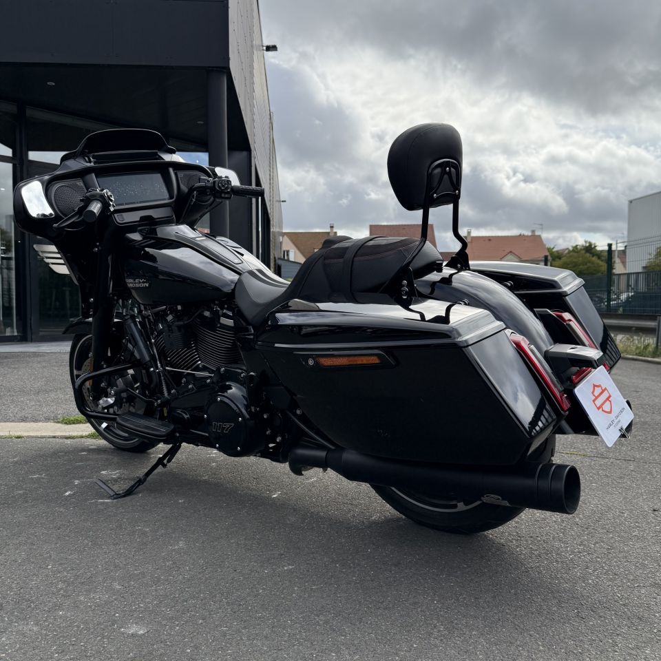 HARLEY-DAVIDSON TOURING STREET GLIDE 1923 4