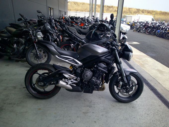 TRIUMPH STREET TRIPLE 765 RS 4