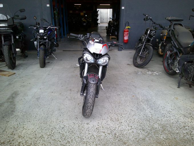 TRIUMPH STREET TRIPLE 765 RS 4