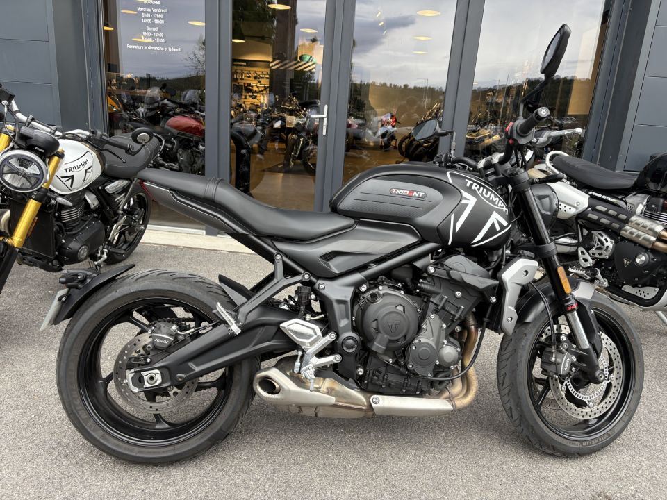 TRIUMPH TRIDENT 660 4