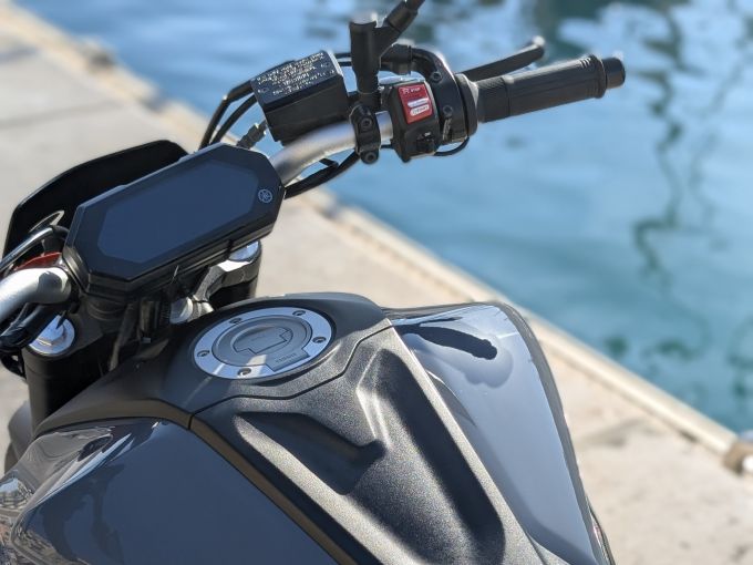 YAMAHA MT-07 4