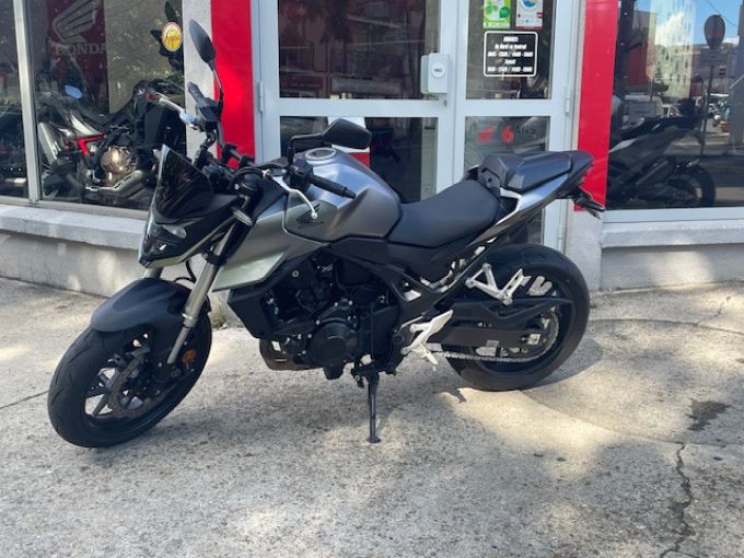HONDA CB750 HORNET 4