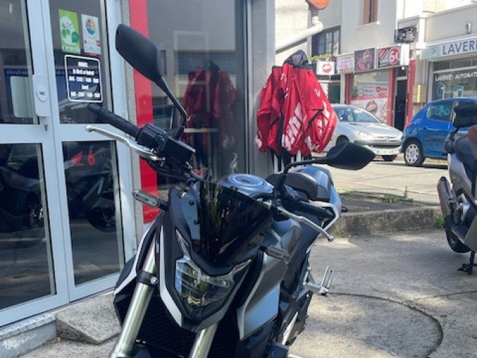 HONDA CB750 HORNET 4