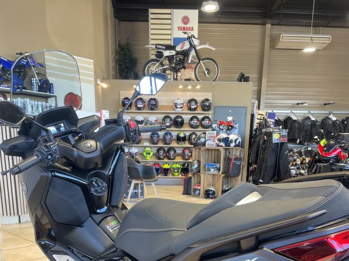 YAMAHA XMAX 125 TECH MAX 4