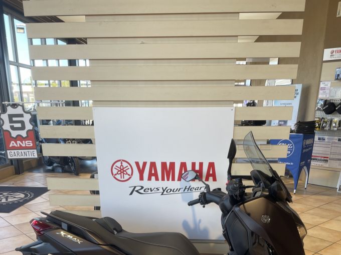 YAMAHA XMAX 125 TECH MAX 4