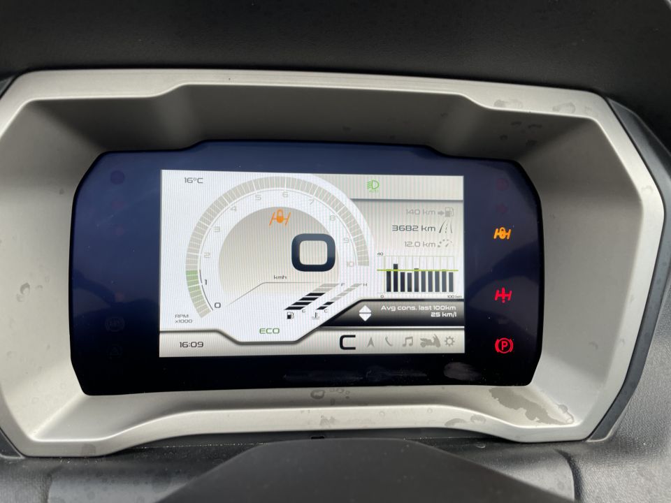 PIAGGIO MP3 530 HPE EXCLUSIVE 4