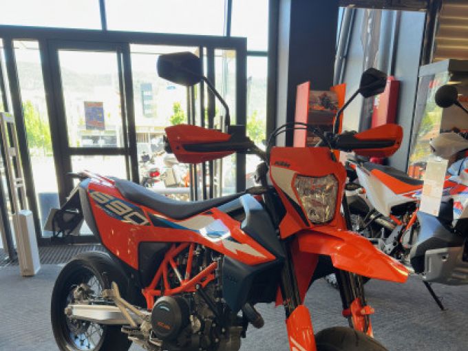 KTM 690 SMC R 4