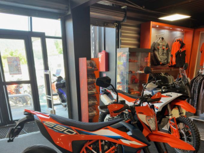 KTM 690 SMC R 4