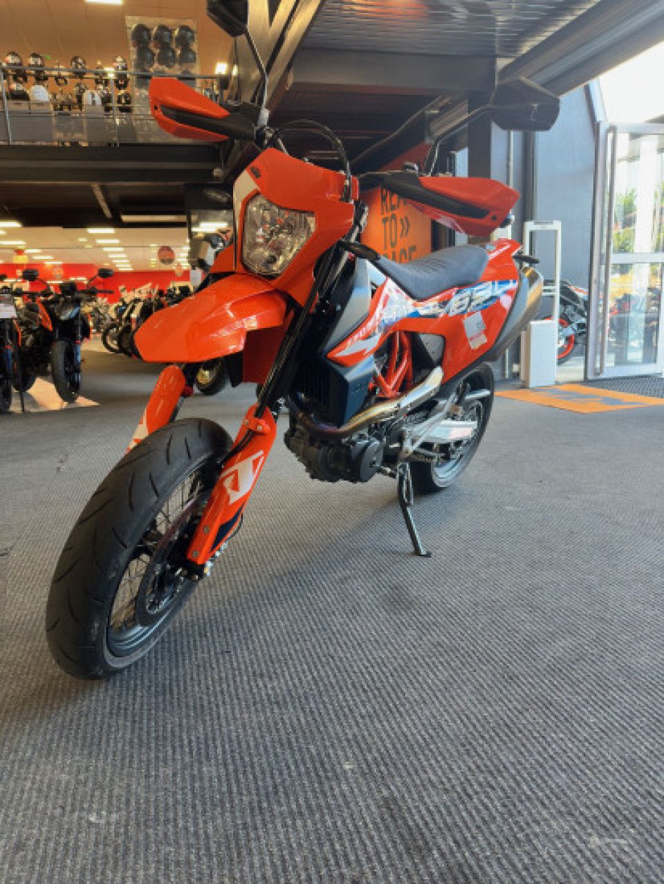 KTM 690 SMC R 4