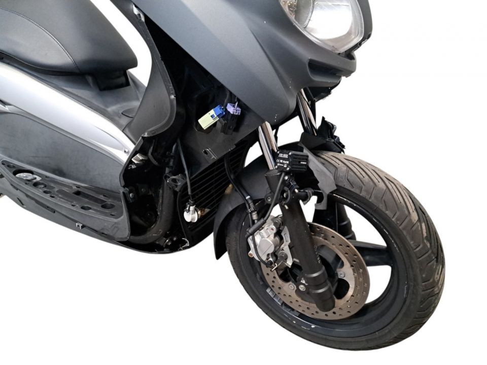YAMAHA X-MAX 125 4