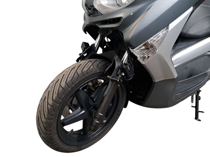 YAMAHA X-MAX 125 4