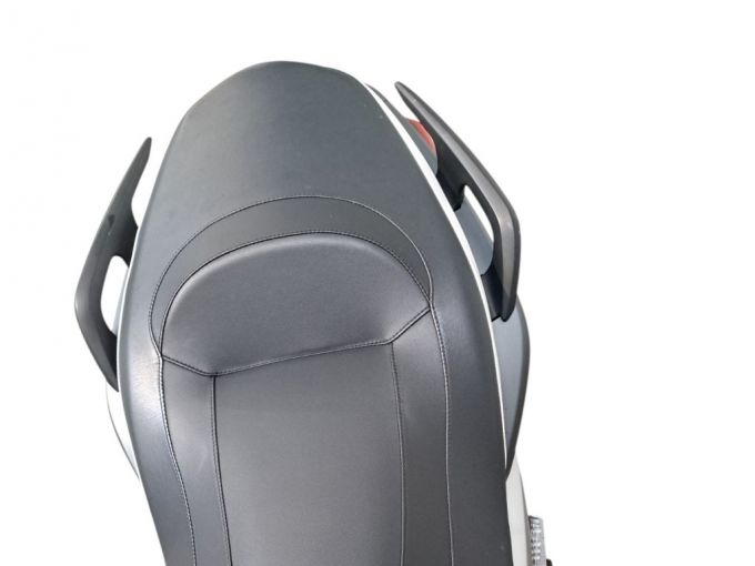 YAMAHA X-MAX 125 4