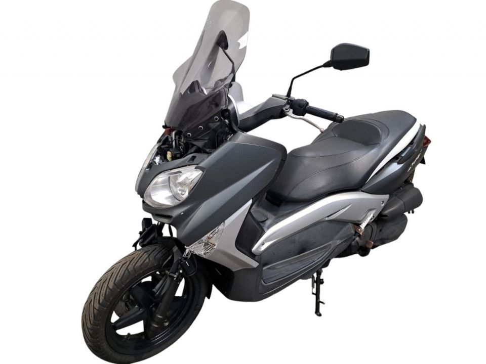 YAMAHA X-MAX 125 4