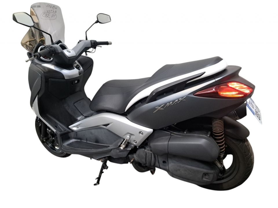 YAMAHA X-MAX 125 4