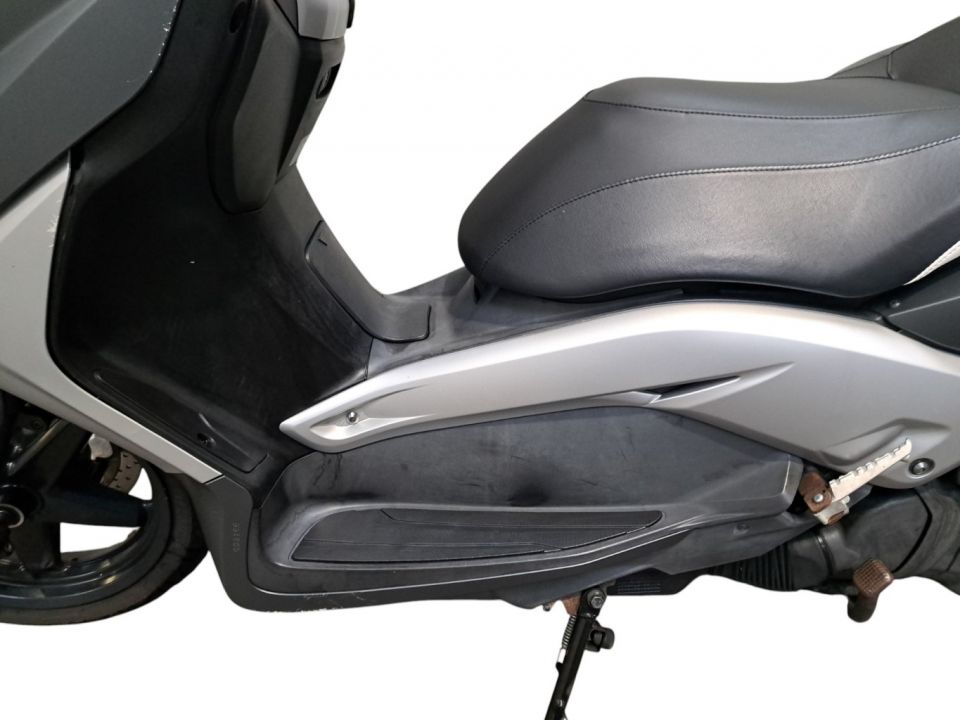 YAMAHA X-MAX 125 4