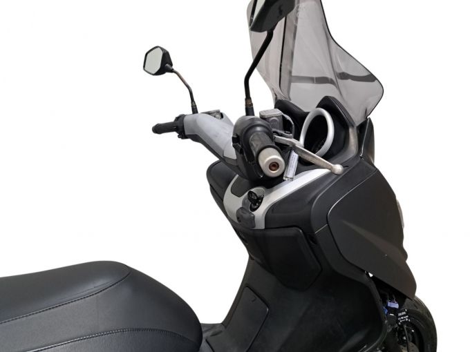 YAMAHA X-MAX 125 4