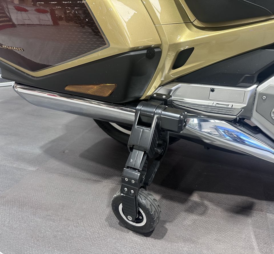 HONDA GL 1800 GOLDWING AIR BAG GPS 4