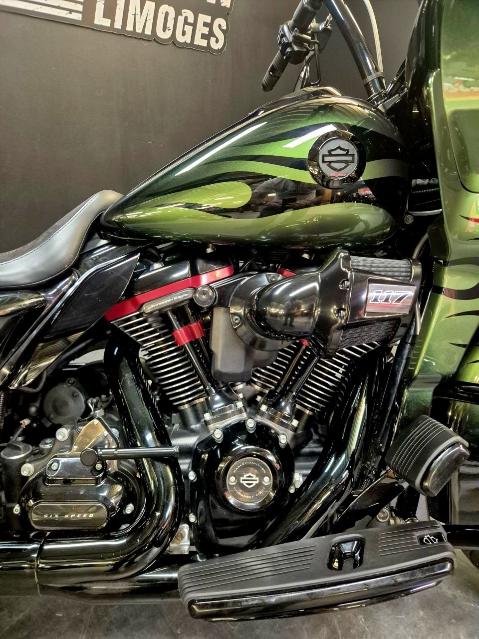 HARLEY-DAVIDSON TOURING ROAD GLIDE 1923 CVO 4