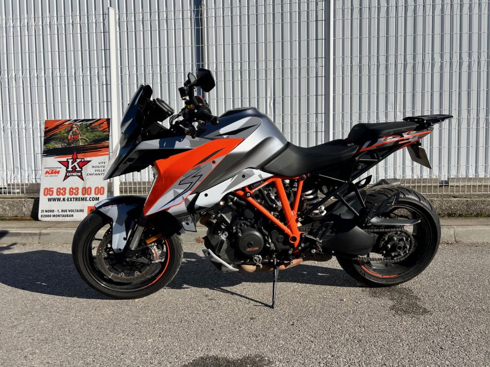 KTM 1290 SUPER DUKE GT 4