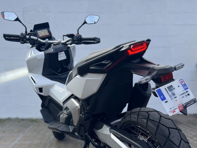 HONDA X-ADV 4