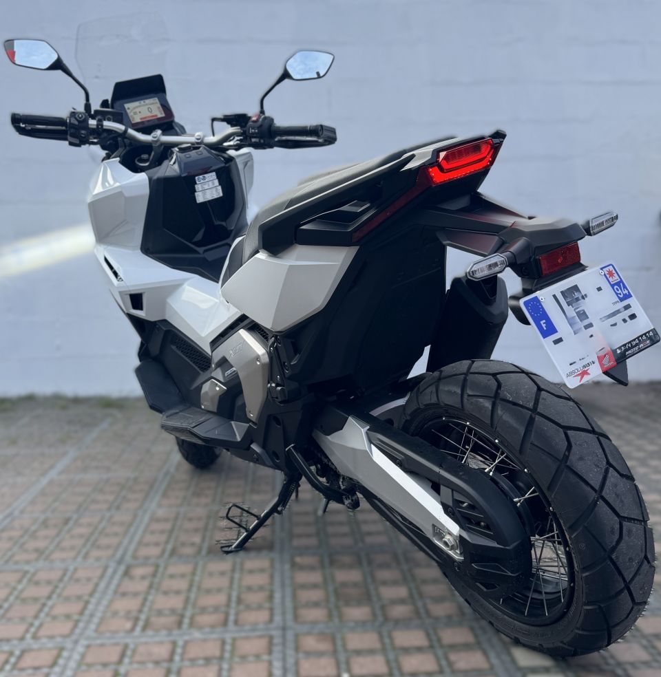 HONDA X-ADV 4
