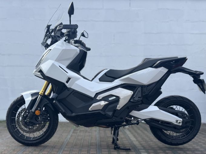 HONDA X-ADV 4