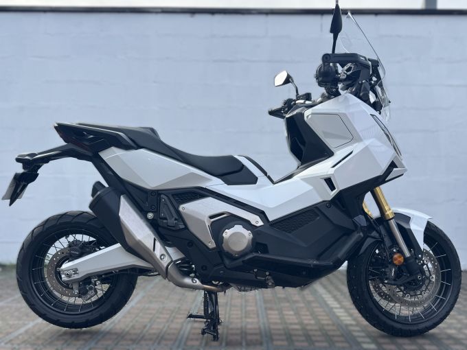 HONDA X-ADV 4