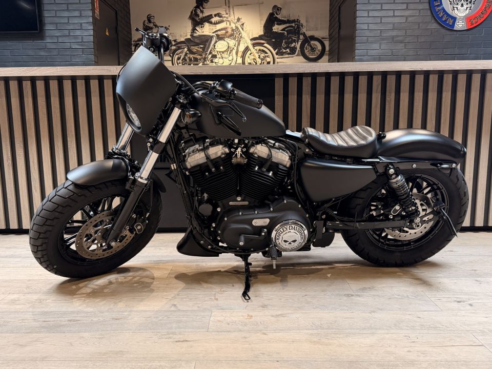 HARLEY-DAVIDSON SPORTSTER FORTY-EIGHT 1200 4