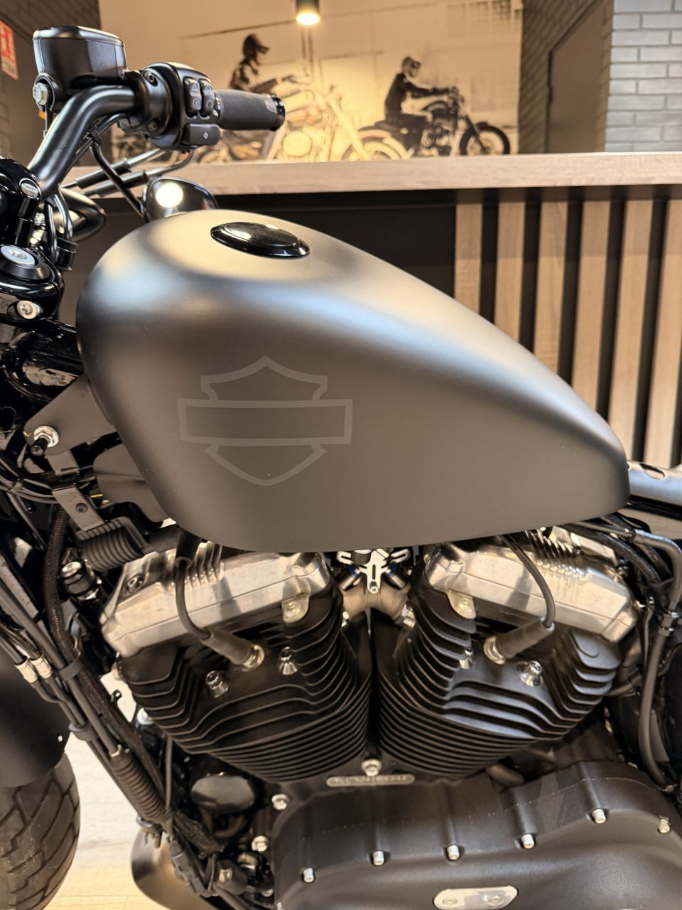 HARLEY-DAVIDSON SPORTSTER FORTY-EIGHT 1200 4