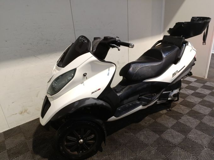 PIAGGIO MP3 300 LT 4