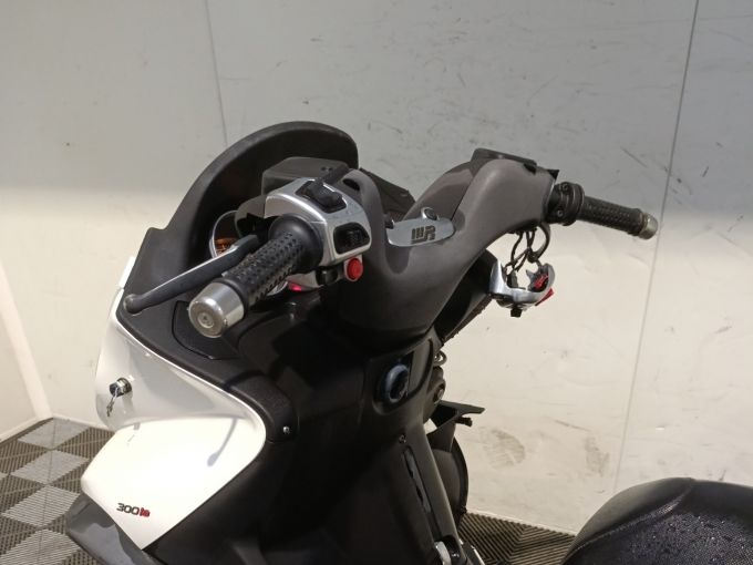 PIAGGIO MP3 300 LT 4