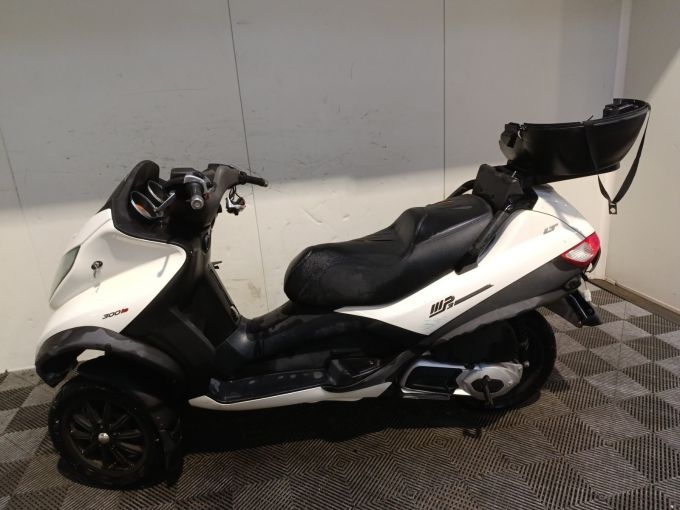 PIAGGIO MP3 300 LT 4