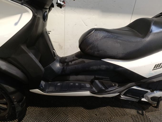 PIAGGIO MP3 300 LT 4