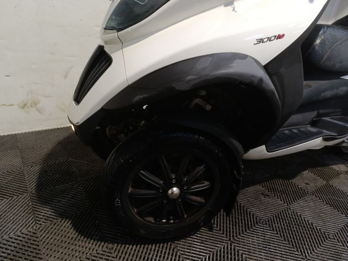 PIAGGIO MP3 300 LT 4